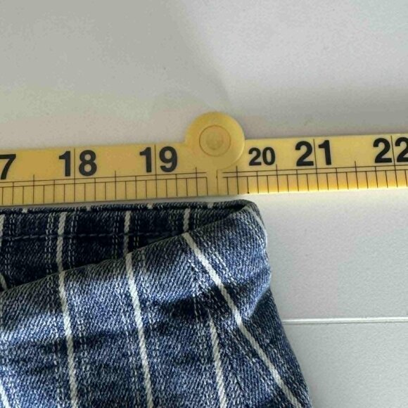 DG2 by Diane Gilman Blue Pinstripe Denim Bermuda Shorts 2X High Rise Raw Hem Y2K - Picture 6 of 7
